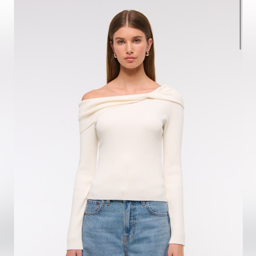 Abercrombie Asymmetrical Twist Top Sweater NWT
